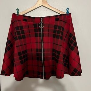 Hot Topic Red & Black Plaid O-Ring Skater Skirt